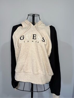 NWT: Guess hoodie